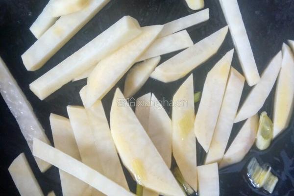土豆条炒蒜苔的做法图解6