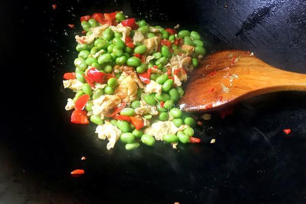 毛豆炒蛋的做法图解10