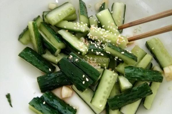 酸辣甜黄瓜条的做法图解5