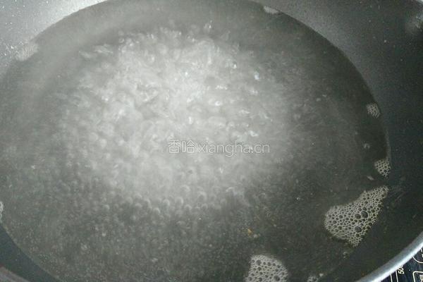 鸡脚煲花生的做法图解3