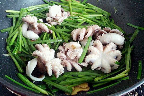 墨鱼仔炒韭菜的做法图解9