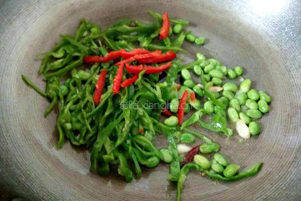 臭豆腐烧毛豆的做法图解6