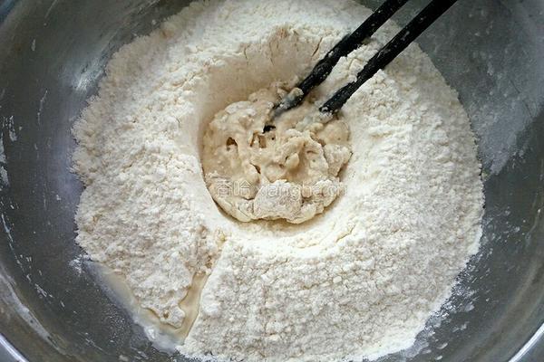 豆沙花卷的做法图解2