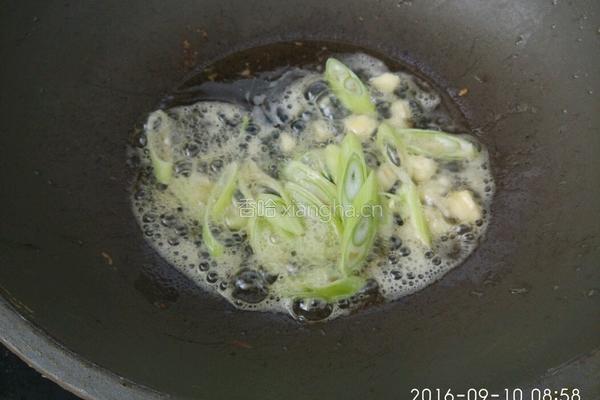 黄花菜炒豆腐的做法图解4
