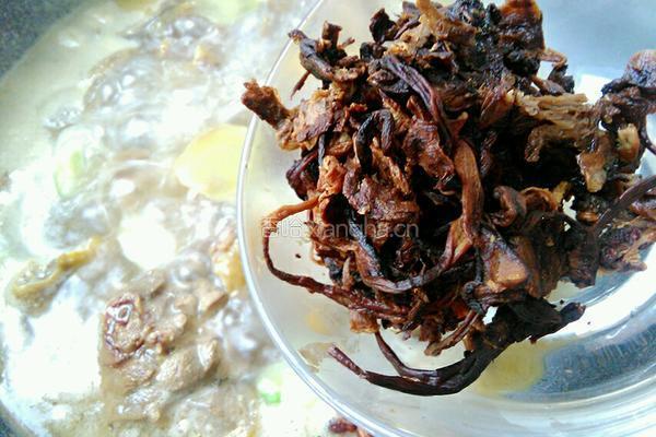 小鸡蘑菇炖粉条的做法图解9