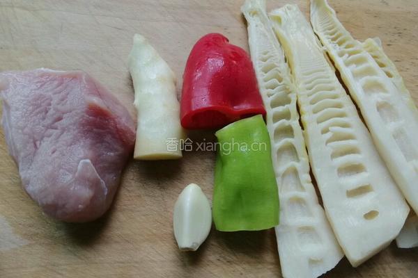 竹笋炒肉丝的做法图解1