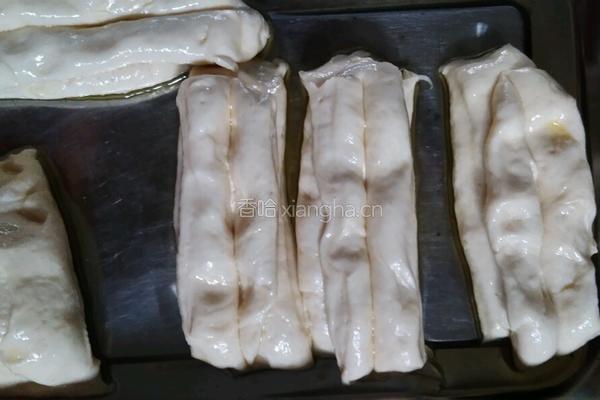 炸油条的做法图解3