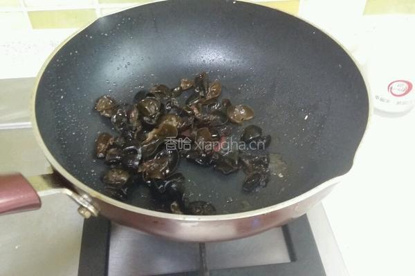 五彩茭白肉丝的做法图解1