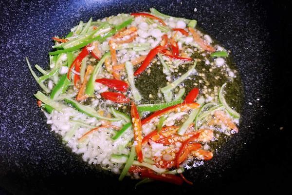 青红椒炒土豆丝的做法图解7