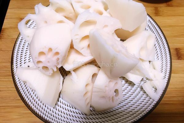 莲藕腔骨汤的做法图解5