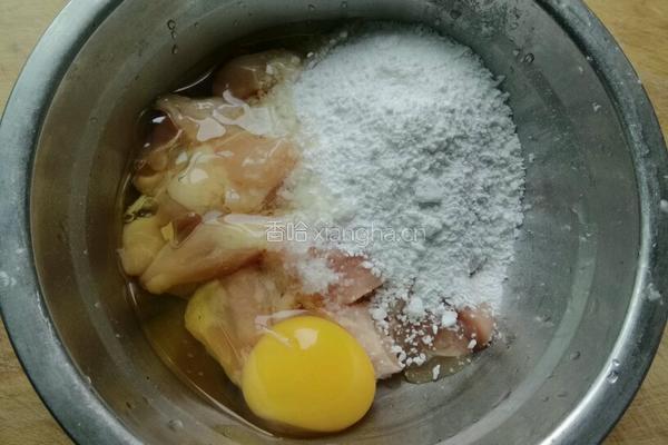 糖醋鸡肉的做法图解2