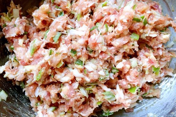 酸菜肉包子的做法图解5