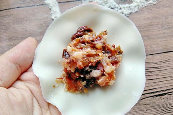 香菇虾仁饺子的做法图解9
