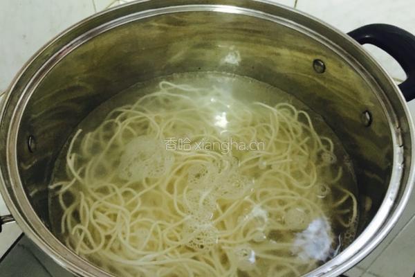 西红柿鸡蛋面的做法图解2