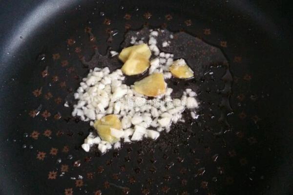 清炖黄花鱼的做法图解3