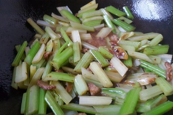 芹菜炒肉的做法图解7