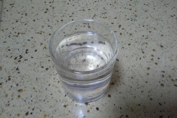 鲜榨苹果汁的做法图解3