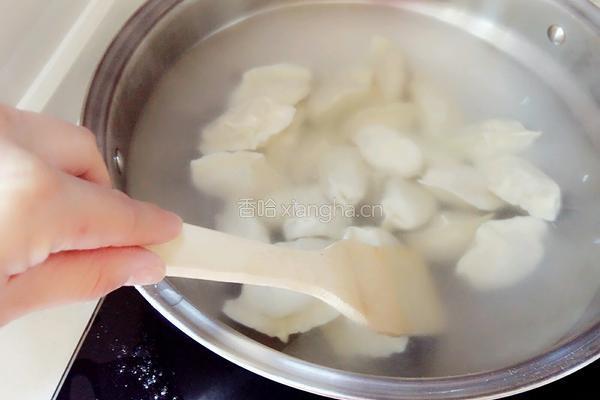 酸菜油滋啦馅水饺的做法图解15