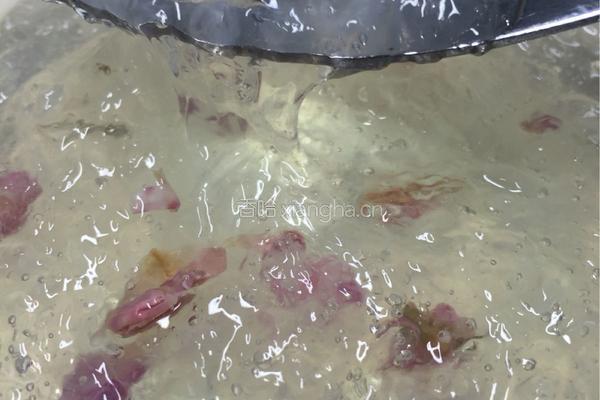 玫瑰花瓣燕窝的做法图解3