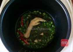 泡椒凤爪炖白菜的做法图解4