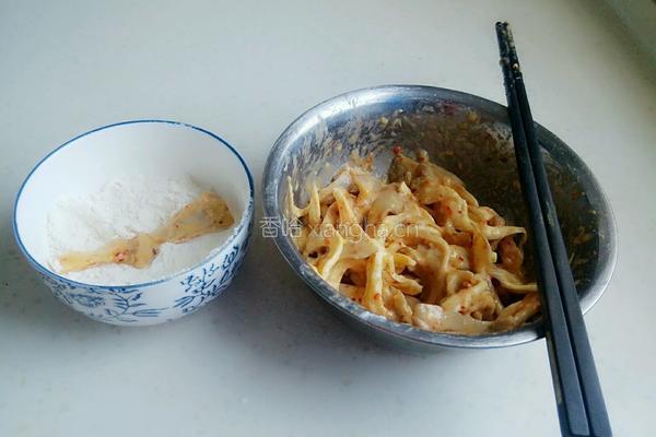 油炸平菇的做法图解4
