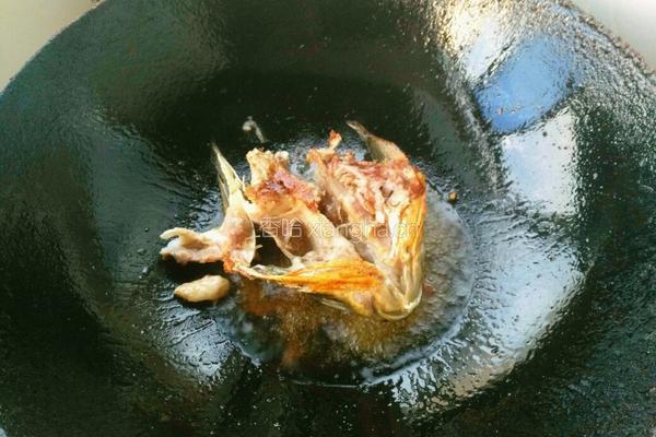 砂锅鱼头豆腐的做法图解3