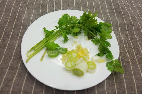 番茄煮牛肉的做法图解4