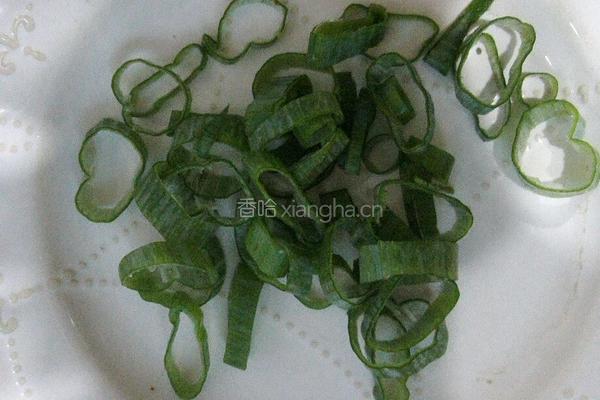 黄花菜炒蛋的做法图解3