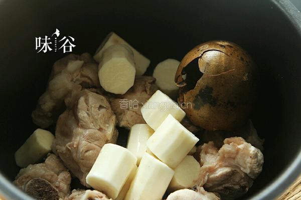 罗汉果淮山猪骨汤的做法图解4