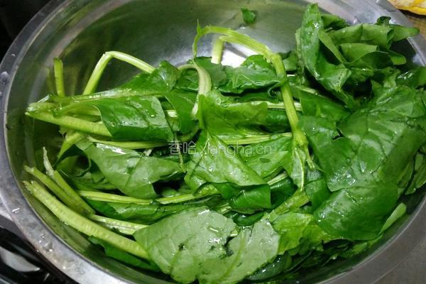 菠菜汤面条的做法图解5
