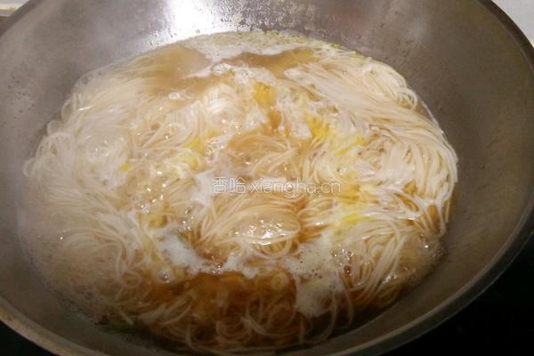 菠菜汤面条的做法图解9