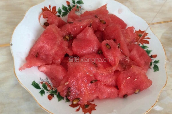 糖水西瓜的做法图解3