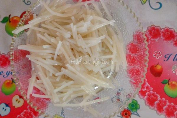 猪肉茄子炖粉条的做法图解3