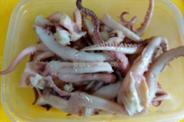 韩式辣酱炒鱿鱼须的做法图解1