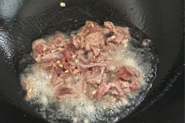 牛肉炒花菜的做法图解5