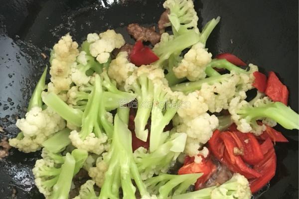牛肉炒花菜的做法图解6