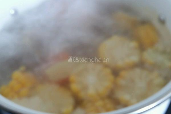 猪骨玉米胡萝卜汤的做法图解5