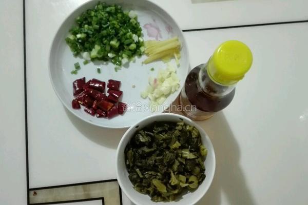 酸菜洋芋汤的做法图解2