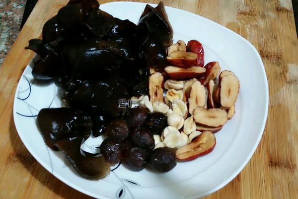 桂圆红枣木耳羹的做法图解4