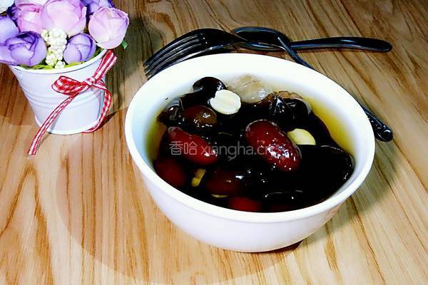 桂圆红枣木耳羹的做法图解7