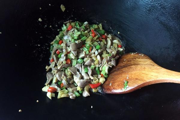 泡椒炒鸡胗的做法图解12