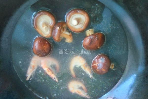 香菇海虾豆腐汤的做法图解4