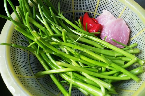空心菜炒辣椒肉末的做法图解1