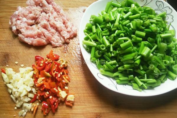 空心菜炒辣椒肉末的做法图解2