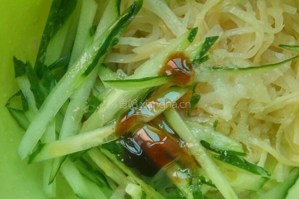 黄瓜拌海蜇皮的做法图解5
