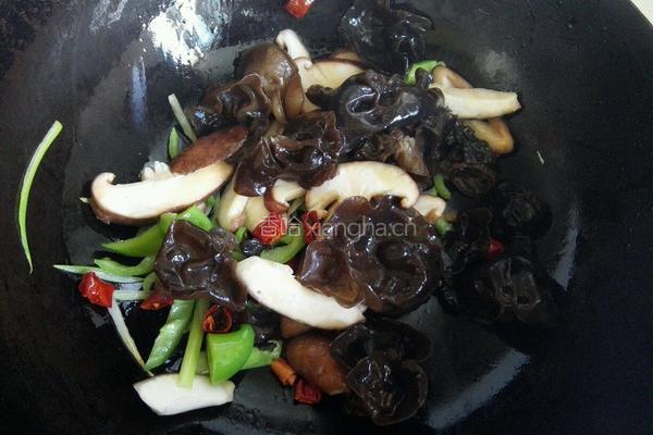 烤麸香菇黑木耳的做法图解7