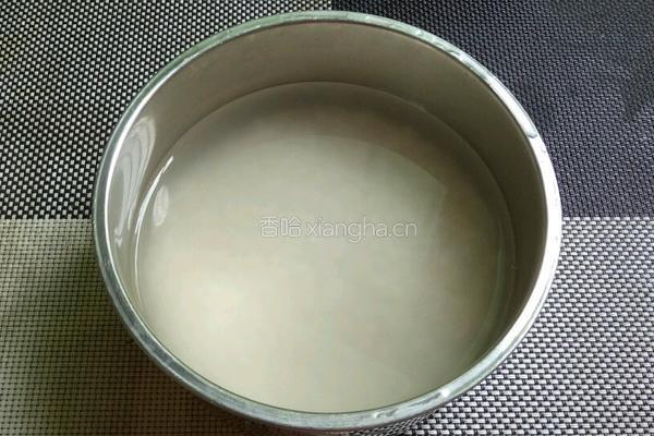 香菇滑鸡饭的做法图解1