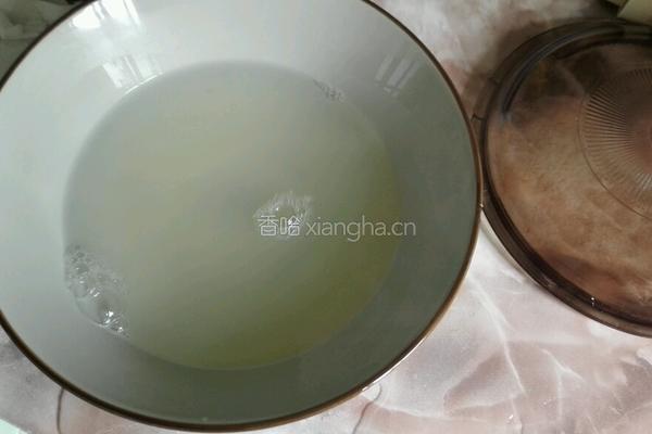 蛤蜊肉丸丝瓜汤的做法图解3
