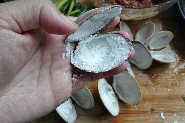 蛤蜊肉丸丝瓜汤的做法图解7