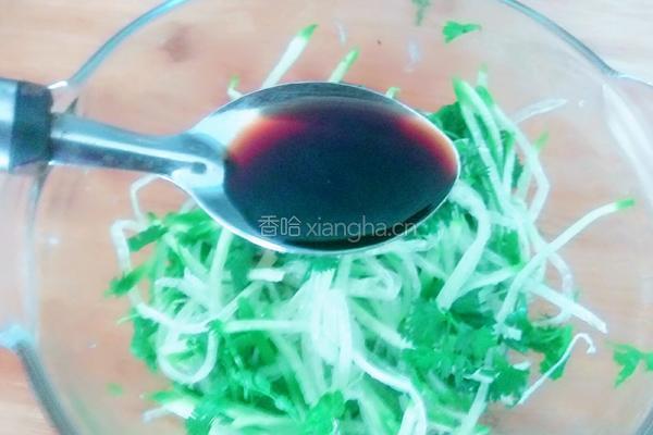 香菜萝卜丝的做法图解5